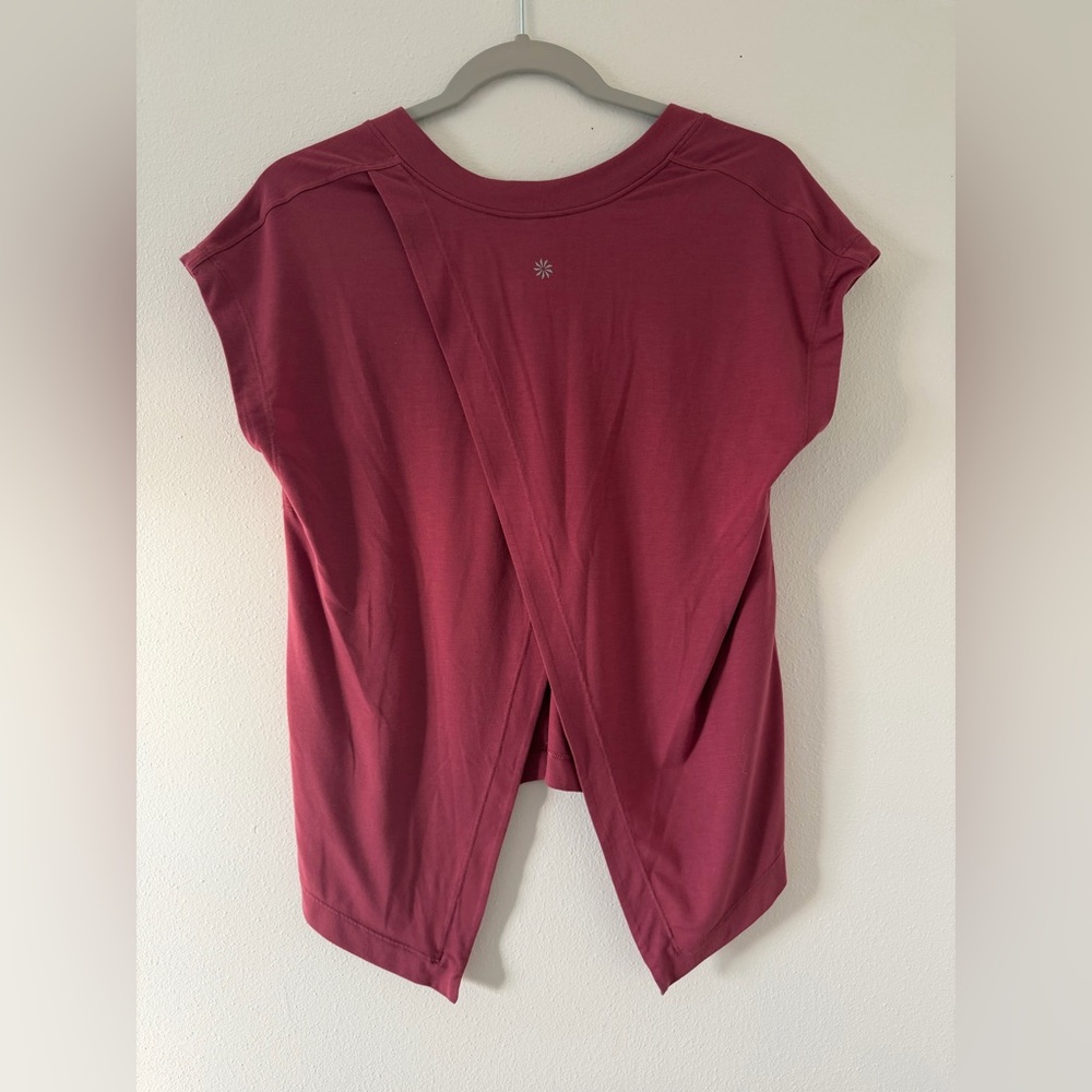 Athleta Explore Split Back Tee Size Xs - image 6